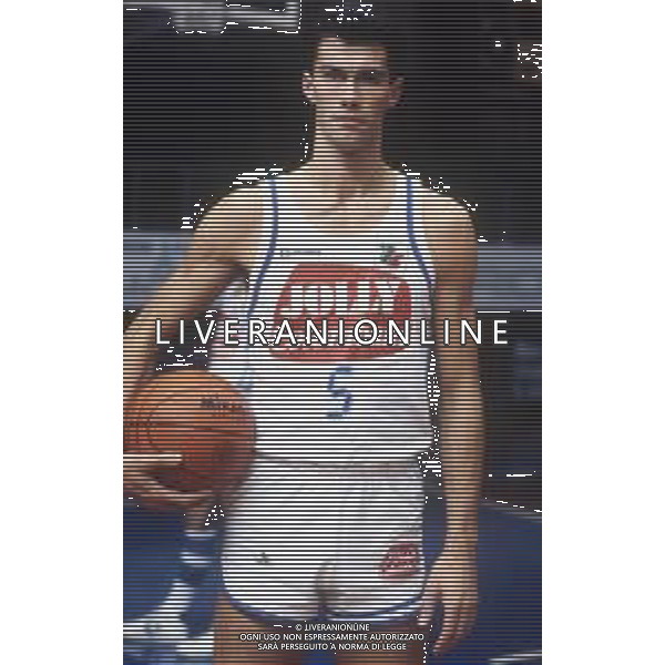 RETROSPETTIVA BARGNA FAUSTO BASKET NELLA FOTO BAGNA FAUSTO CON LA MAGLIA DELLA JOLLY COLOMBANI BASKET CANTU\' AG ALDO LIVERANI SAS