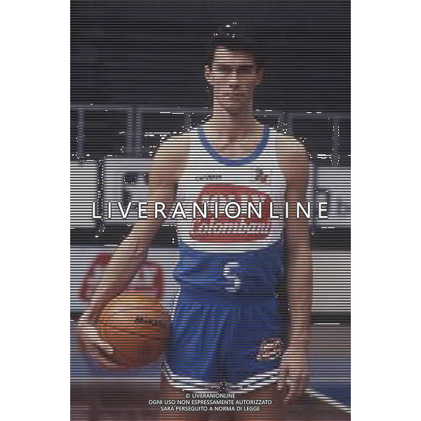 RETROSPETTIVA BARGNA FAUSTO BASKET NELLA FOTO BAGNA FAUSTO CON LA MAGLIA DELLA JOLLY COLOMBANI BASKET CANTU\' AG ALDO LIVERANI SAS