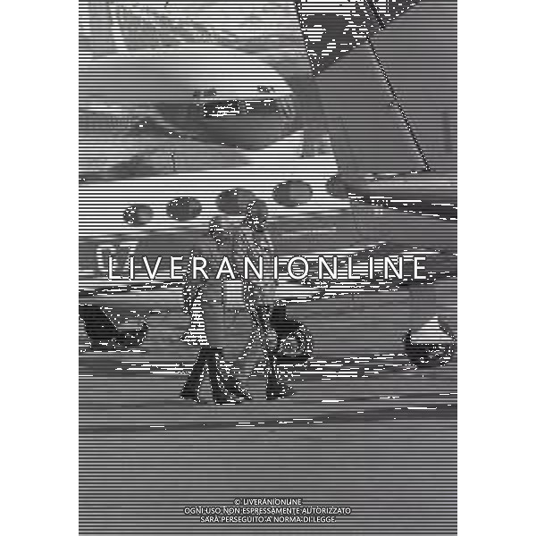 RETROSPETTIVA GIANNI AGNELLI INDUSTRIALE 1975 SANKT MORITZ GIANNI AGNELLI IL SUO ARRIVO ALL\'AEROPORTO AG ALDO LIVERANI SAS