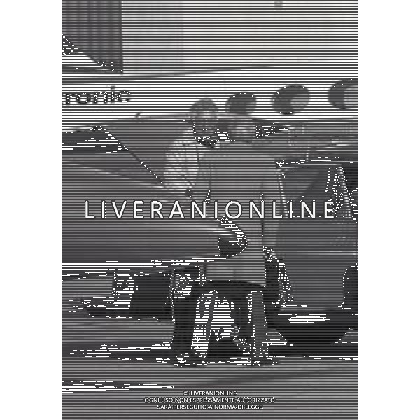 RETROSPETTIVA GIANNI AGNELLI INDUSTRIALE 1975 SANKT MORITZ GIANNI AGNELLI IL SUO ARRIVO ALL\'AEROPORTO AG ALDO LIVERANI SAS