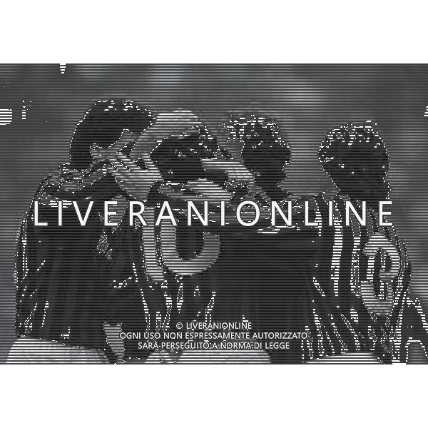 02-01-1983 MILANO CAMPIONATO DI CALCIO SERIE B MILAN REGGIANA 3-0 NELLA FOTO ABBRACCI GIOCATORI MILAN DOPO IL GOAL AG ALDO LIVERANI SAS