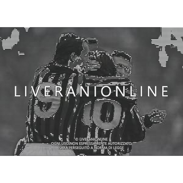 02-01-1983 MILANO CAMPIONATO DI CALCIO SERIE B MILAN REGGIANA 3-0 NELLA FOTO ABBRACCI GIOCATORI MILAN DOPO IL GOAL AG ALDO LIVERANI SAS
