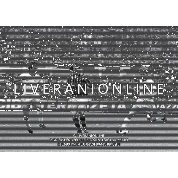 17-04-1983 MILANO-CAMPIONATO DI CALCIO SERIE A MILAN CREMONESE 1-1 NELLA FOTO FULVIO BONOMI-NAZZARENO CANUTI-SAURO FRUTTI AG ALDO LIVERANI SAS
