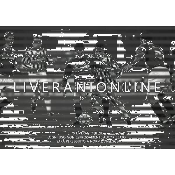 10-03-1993 TORINO COPPA ITALIA SEMIFINALE DI ANDATA TORINO JUVENTUS 1-1 NELLA FOTO RAFFAELE SERGIO E ROBERTO BAGGIO AG ALDO LIVERANI SAS
