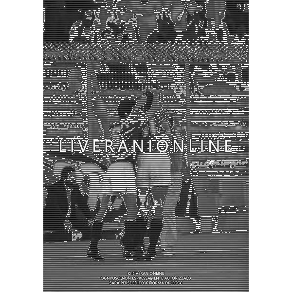 02-06-1993 TORINO FINALE DI COPPA ITALIA GARA DI ANDATA TORINO ROMA 3-0 NELLA FOTO ABBRACCI GIOCATORI TORINO DOPO IL GOAL AG ALDO LIVERANI SAS