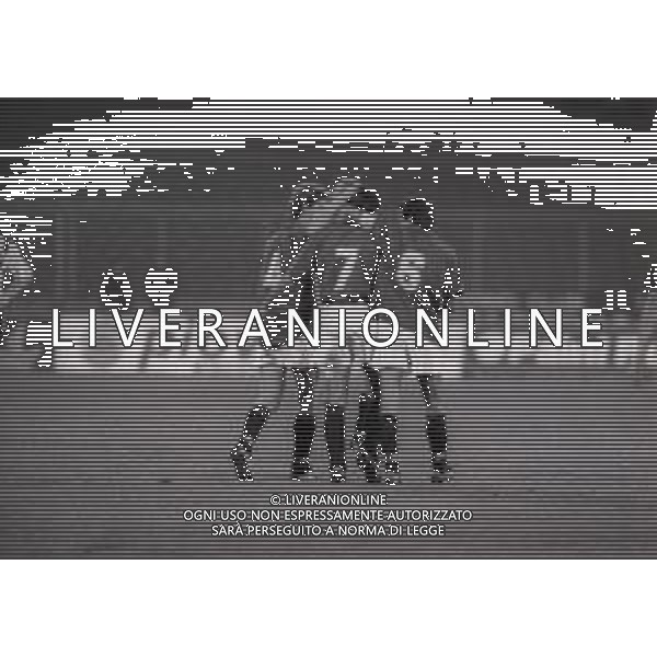 02-10-1991 TORINO TRENTADUESIMI DI FINALE COPPA UEFA TORINO-KR REYKJAVIK 6-1 NELLA FOTO ABBRACCI GIOCATORI TORINO DOPO IL GOAL AG ALDO LIVERANI SAS