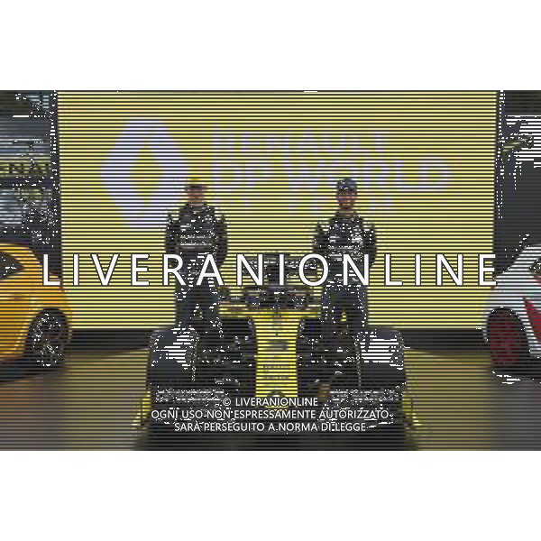 (L to R): Esteban Ocon (FRA) Renault F1 Team and Daniel Ricciardo (AUS) Renault F1 Team - livery reveal. Australian Grand Prix, Wednesday 11th March 2020. Albert Park, Melbourne, Australia. 11.03.2020. Formula 1 World Championship, Rd 1, Australian Grand Prix, Albert Park, Melbourne, Australia, Preparation Day. AG ALDO LIVERANI SAS-ONLY ITALY