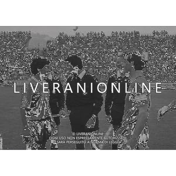 13-05-1984 COMO CAMPIONATO DI CALCIO SERIE B COMO CREMONESE 1-1 NELLA FOTO GIANFRANCO MATTEOLI-ARBITRO ROSARIO LO BELLO E CLAUDIO BENCINA AG ALDO LIVERANI SAS