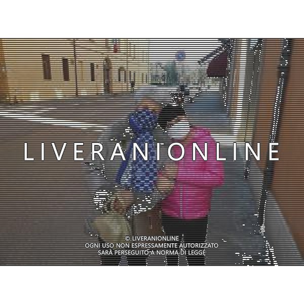 IMOLA 12 03 2020 CORONAVIRUS NONNA E NIPOTE INSIEME IN GIRO PER IMOLA PER FARE LA SPESA CON MASCHERINA ©SANNA / AGENZIA ALDO LIVERANI SAS