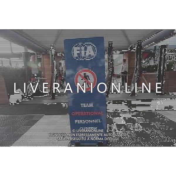 The FIA curfew sign. 13.03.2020. Formula 1 World Championship, Rd 1, Australian Grand Prix, Albert Park, Melbourne, Australia, Practice Day. AG ALDO LIVERANI SAS-ONLY ITALY