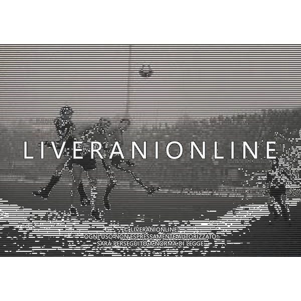 27-11-1983 BERGAMO-CAMPIONATO DI CALCIO SERIE B ATALANTA PISTOIESE 4-0 NELLA FOTO AZIONE DI GIOCO AG ALDO LIVERANI SAS