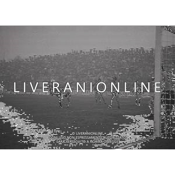 27-11-1983 BERGAMO-CAMPIONATO DI CALCIO SERIE B ATALANTA PISTOIESE 4-0 NELLA FOTO AZIONE DI GIOCO AG ALDO LIVERANI SAS