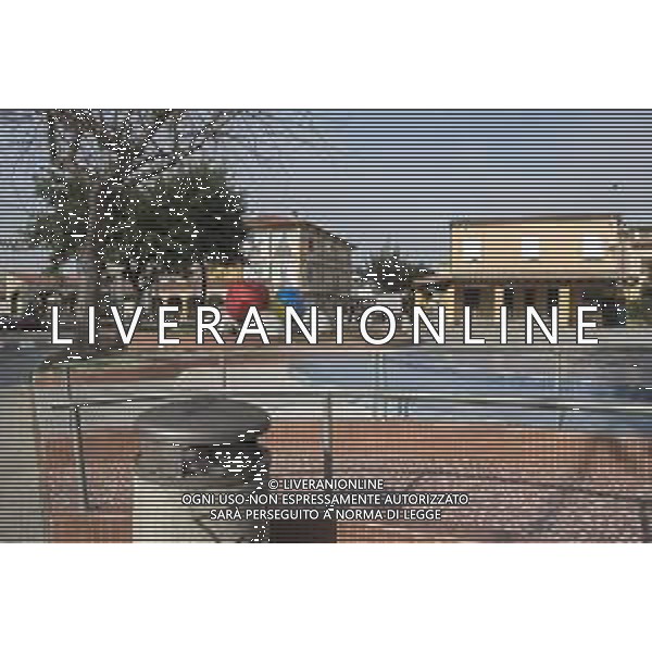 13-03-2020. SAN SPERATE, PROVINCIA SUD SARDEGNA, SARDEGNA, ITALIA, PAESE MUSEO DISTANTE 22KM DA CAGLIARI, AI TEMPI DEL CORONA VIRUS. NELLA FOTO: PIAZZA ANTONIO GRAMSCI, SAN SPERATE (SU), DESERTA, CAUSA CORONA VIRUS. SALVATORE MOI/AGENZIA ALDO LIVERANI SAS.