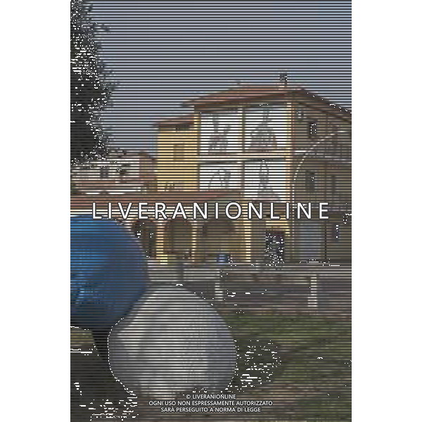 13-03-2020. SAN SPERATE, PROVINCIA SUD SARDEGNA, SARDEGNA, ITALIA, PAESE MUSEO DISTANTE 22KM DA CAGLIARI, AI TEMPI DEL CORONA VIRUS. NELLA FOTO: PIAZZA ANTONIO GRAMSCI, SAN SPERATE (SU), DESERTA, CAUSA CORONA VIRUS. SALVATORE MOI/AGENZIA ALDO LIVERANI SAS.