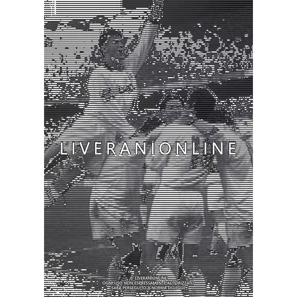 19-04-1995 MILANO SEMIFINALE DI CHAMPIONS LEAGUE MILAN PARIS SANT GERMAIN 2-0 NELLA FOTO ABBRACCI GIOCATORI MILAN DOPO IL GOAL AG ALDO LIVERANI SAS