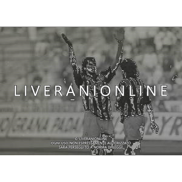 07-05-1995 MILANO CAMPIONATO DI CALCIO SERIE A MILAN FOGGIA 3-0 NELLA FOTO ABBRACCI GIOCATORI MILAN DOPO IL GOAL AG ALDO LIVERANI SAS