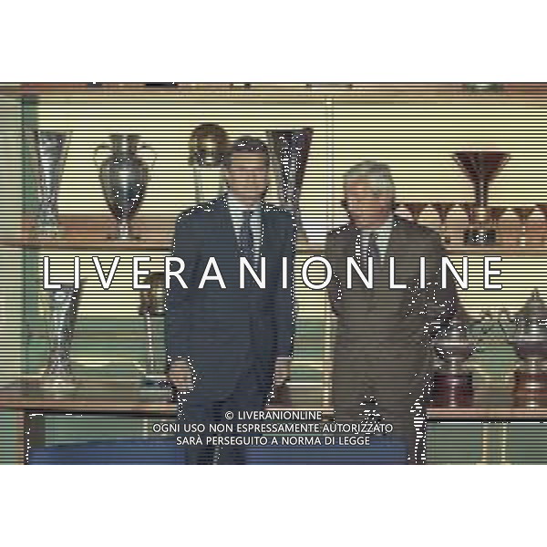 RETROSPETTIVA MARCELLO LIPPI ALLENATORE INTER CALCIO 1999 NELLA FOTO MARCELLO LIPPI ALLENATORE INTER CALCIO NELL\'ANNO 1999 PRESENTAZIONE CON GIACINTO FACCHETTI AG ALDO LIVERANI SAS