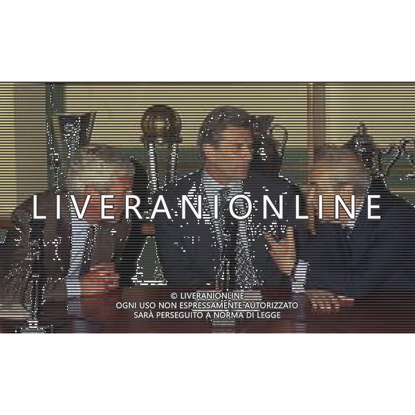 RETROSPETTIVA MARCELLO LIPPI ALLENATORE INTER CALCIO 1999 NELLA FOTO MARCELLO LIPPI ALLENATORE INTER CALCIO NELL\'ANNO 1999 PRESENTAZIONE CON GIACINTO FACCHETTI E GIUSEPPE PRISCO AG ALDO LIVERANI SAS