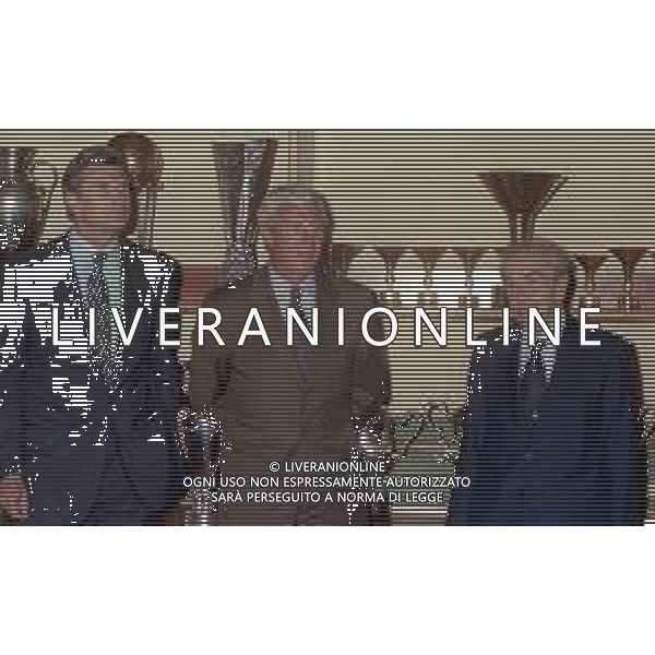 RETROSPETTIVA MARCELLO LIPPI ALLENATORE INTER CALCIO 1999 NELLA FOTO MARCELLO LIPPI ALLENATORE INTER CALCIO NELL\'ANNO 1999 PRESENTAZIONE CON GIACINTO FACCHETTI E GIUSEPPE PRISCO AG ALDO LIVERANI SAS