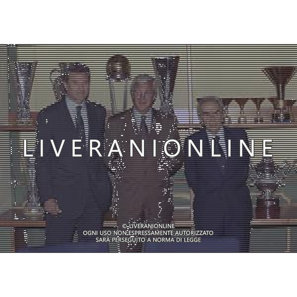 RETROSPETTIVA MARCELLO LIPPI ALLENATORE INTER CALCIO 1999 NELLA FOTO MARCELLO LIPPI ALLENATORE INTER CALCIO NELL\'ANNO 1999 PRESENTAZIONE CON GIACINTO FACCHETTI E GIUSEPPE PRISCO AG ALDO LIVERANI SAS