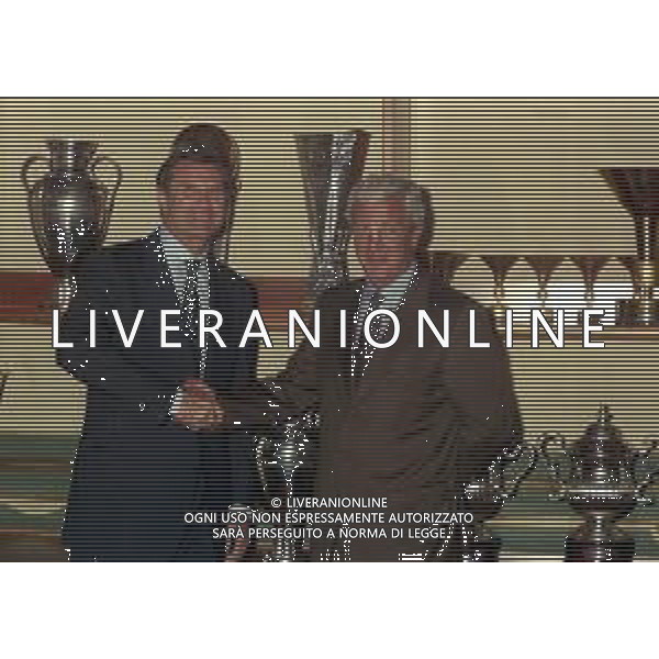 RETROSPETTIVA MARCELLO LIPPI ALLENATORE INTER CALCIO 1999 NELLA FOTO MARCELLO LIPPI ALLENATORE INTER CALCIO NELL\'ANNO 1999 PRESENTAZIONE CON GIACINTO FACCHETTI AG ALDO LIVERANI SAS