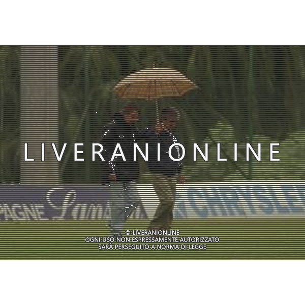 RETROSPETTIVA MASSIMO MORATTI PRESIDENTE INTER CALCIO  NELLA FOTO NELLA FOTO MASSIMO MORATTI CON IL FRATELLO NATALINO CURZOLA MORATTI IN CAMPO AL RITIRO IN VALLE D\'AOSTA NELL\'ANNO 1999 AG ALDO LIVERANI SAS