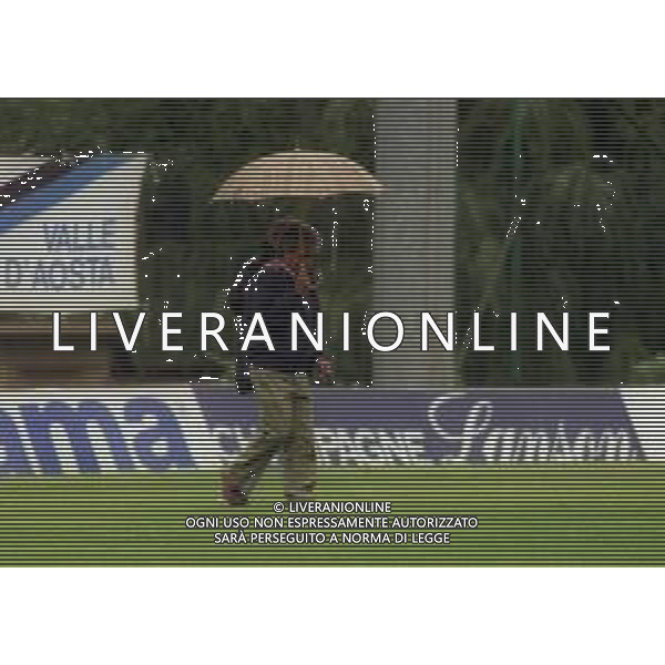 RETROSPETTIVA MASSIMO MORATTI PRESIDENTE INTER CALCIO  NELLA FOTO NELLA FOTO MASSIMO MORATTI CON IL FRATELLO NATALINO CURZOLA MORATTI IN CAMPO AL RITIRO IN VALLE D\'AOSTA NELL\'ANNO 1999 AG ALDO LIVERANI SAS