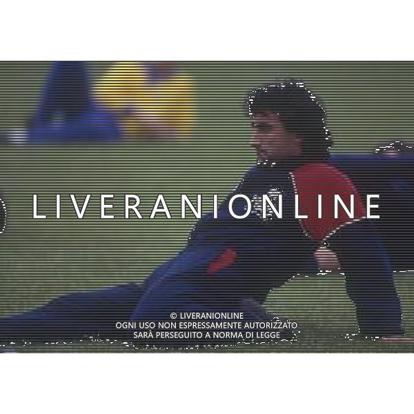 RETROSPETTIVA DE PAOLA LUCIANO CALCIATORE NELLA FOTO LUCIANO DE PAOLA CON LA MAGLIA DEL CAGLIARI CALCIO AG ALDO LIVERANI SAS