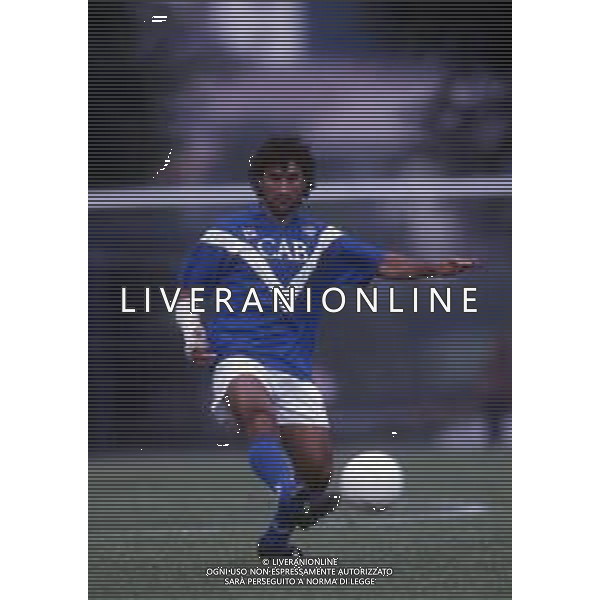 RETROSPETTIVA DE PAOLA LUCIANO CALCIATORE NELLA FOTO LUCIANO DE PAOLA CON LA MAGLIA DEL BRESCIA CALCIO AG ALDO LIVERANI SAS