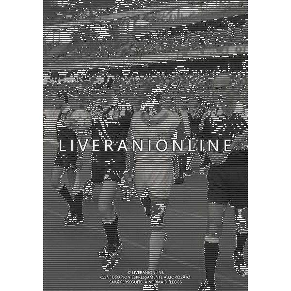 20-03-1994 CAMPIONATO DI CALCIO SERIE A JUVENTUS PARMA 4-0 NELLA FOTO ARBITRO LORIS STAFOGGIA E FAUSTINO ASPRILLA AG ALDO LIVERANI SAS