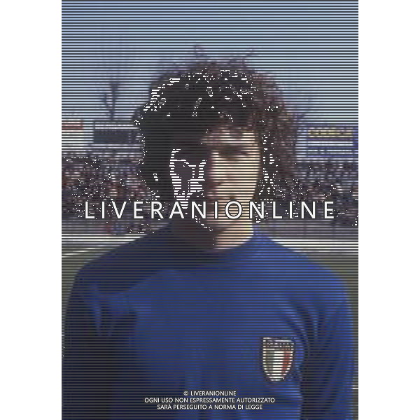 RETROSPETTIVA MANZO ANDREA CALCIATORE NELLA FOTO MANZO ANDREA CON LA MAGLIA DELLA NAZIONALE ITALIANA AG ALDO LIVERANI SAS