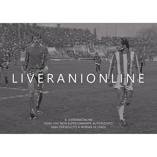 09-12-1979 COMO CAMPIONATO DI CALCIO SERIE B COMO VICENZA 1-1 NELLA FOTO SILVANO FONTOLAN E EZIO GALASSO AG ALDO LIVERANI SAS