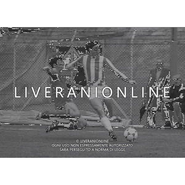 09-12-1979 COMO CAMPIONATO DI CALCIO SERIE B COMO VICENZA 1-1 NELLA FOTO NICOLA ZANONE E SILVANO FONTOLAN AG ALDO LIVERANI SAS