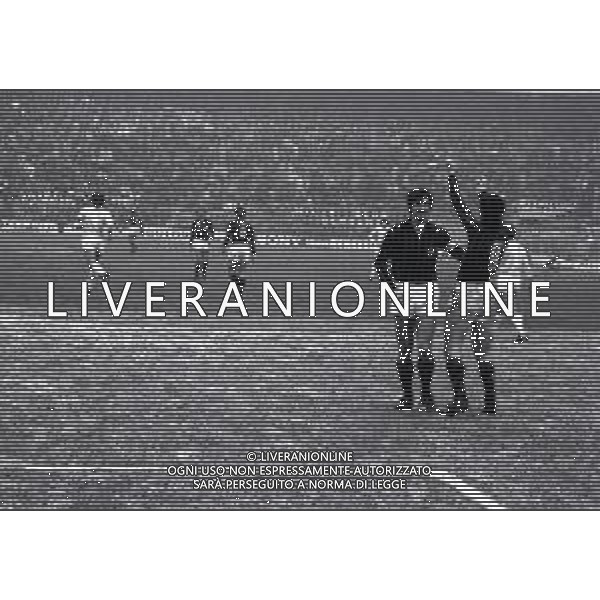 17-12-1973 MILANO CAMPIONATO DI CALCIO SERIE A MILAN LAZIO 3-1 NELLA FOTO GIANNI IRVERA E ALBERTO BIGON ESULTANO DOPO IL GOAL AG ALDO LIVERANI SAS