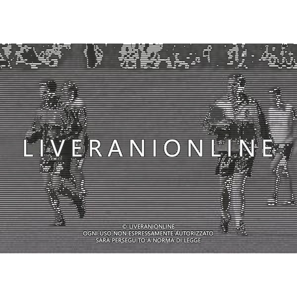 1996 MILANELLO -ALLENAMENTO AC MILAN NELLA FOTO OSCAR WASHINGTON TABAREZ ALLENATORE MILAN CALCIO E ROBERTO BAGGIO AG ALDO LIVERANI SAS