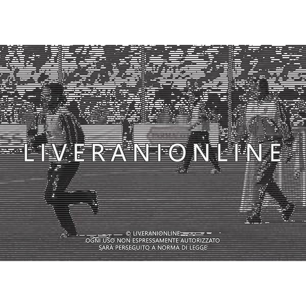 1996 MILANELLO -ALLENAMENTO AC MILAN NELLA FOTO OSCAR WASHINGTON TABAREZ ALLENATORE MILAN CALCIO E ROBERTO BAGGIO AG ALDO LIVERANI SAS