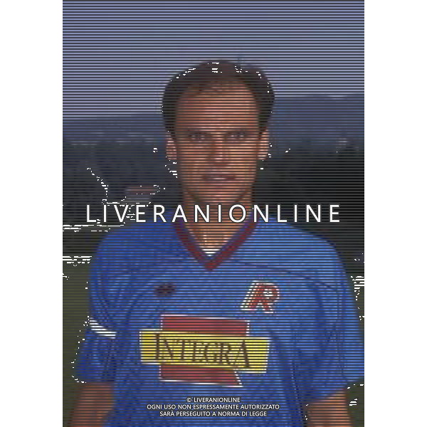 RETROSPETTIVA WALTER DE VECCHI CALCIATORE NELLA FOTO WALTER DE VECCHI CON LA MAGLIA DELLA REGGIANA CALCIO AG ALDOLIVERANI SAS
