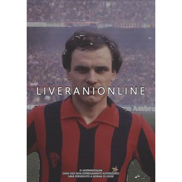RETROSPETTIVA WALTER DE VECCHI CALCIATORE NELLA FOTO WALTER DE VECCHI CON LA MAGLIA DEL MILAN CALCIO AG ALDOLIVERANI SAS