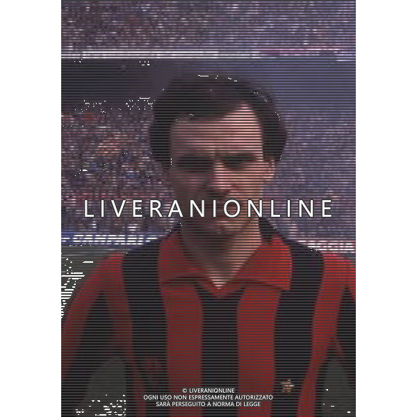RETROSPETTIVA WALTER DE VECCHI CALCIATORE NELLA FOTO WALTER DE VECCHI CON LA MAGLIA DEL MILAN CALCIO AG ALDOLIVERANI SAS