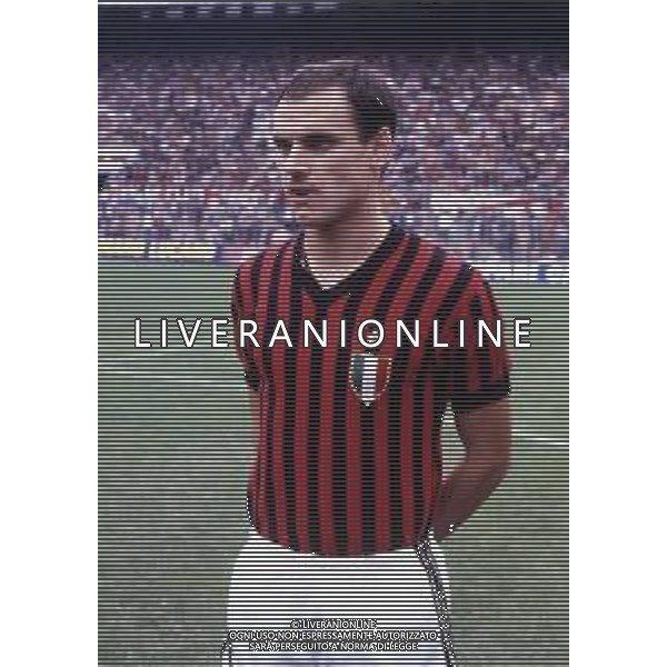 RETROSPETTIVA WALTER DE VECCHI CALCIATORE NELLA FOTO WALTER DE VECCHI CON LA MAGLIA DEL MILAN CALCIO AG ALDOLIVERANI SAS
