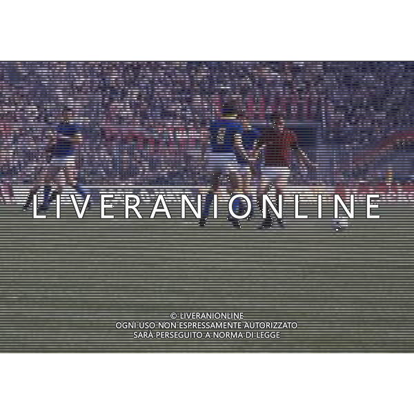 RETROSPETTIVA WALTER DE VECCHI CALCIATORE NELLA FOTO WALTER DE VECCHI CON LA MAGLIA DEL MILAN CALCIO AG ALDOLIVERANI SAS