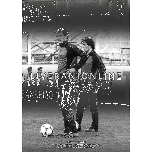 RETROSPETTIVA WALTER DE VECCHI CALCIATORE NELLA FOTO WALTER DE VECCHI CON LA MAGLIA DEL MILAN CALCIO CON ROBERTO ANTONELLI AG ALDOLIVERANI SAS
