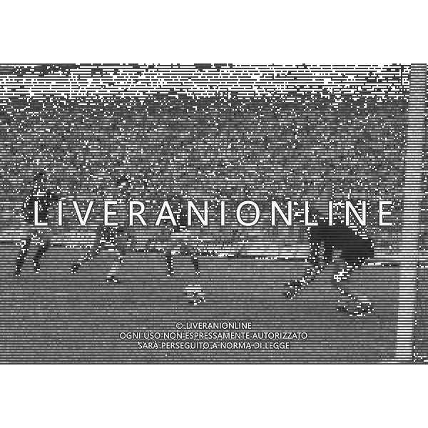 14-09-1980 MILANO CAMPIONATO DI CALCIO SERIE B MILAN BARI 1-0 NELLA FOTO PARATA ARCANGELO VENTURELLI AG ALDO LIVERANI SAS