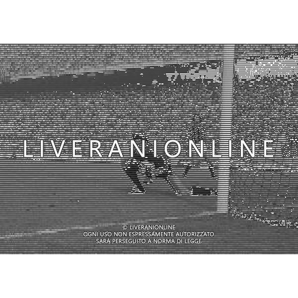 14-09-1980 MILANO CAMPIONATO DI CALCIO SERIE B MILAN BARI 1-0 NELLA FOTO PARATA OTTORINO PIOTTI AG ALDO LIVERANI SAS