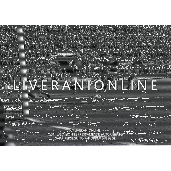 12-10-1980 MILANO CAMPIONATO DI CALCIO SERIE B MILAN VERONA 2-1 NELLA FOTO AZIONE DI GIOCO AG ALDO LIVERANI SAS
