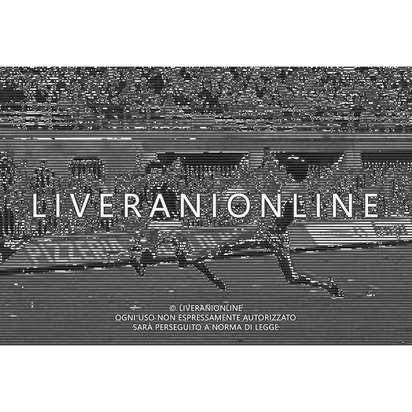 12-10-1980 MILANO CAMPIONATO DI CALCIO SERIE B MILAN VERONA 2-1 NELLA FOTO SERGIO BATTISTINI E EMDIO ODDI AG ALDO LIVERANI SAS