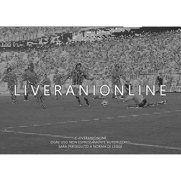 12-10-1980 MILANO CAMPIONATO DI CALCIO SERIE B MILAN VERONA 2-1 NELLA FOTO ROBERTO ANTONELLI E PAOLO CONTI AG ALDO LIVERANI SAS