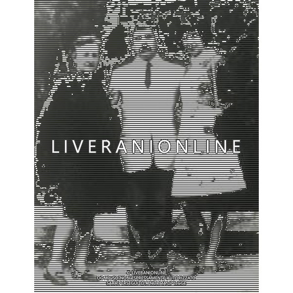 RETROSPETTIVA MARGHERITA CAGOL TERRORISTA TRA I FONDATORI DELLE BRIGATE ROSSE NELLA FOTO MARGHERITA CAGOL CON IL MARITO RENATO CURCIO IL GIORNO DELLE NOZZE AG ALDO LIVERANI SAS