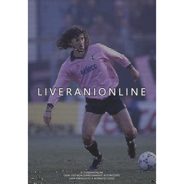 RETROSPETTIVA FELICE CENTOFANTI CALCIATORE NELLA FOTO FELICE CENTOFANTI CON LA MAGLIA DEL PALERMO CALCIO NELL\'ANNO 1991-1992 AG ALDO LIVERANI SAS