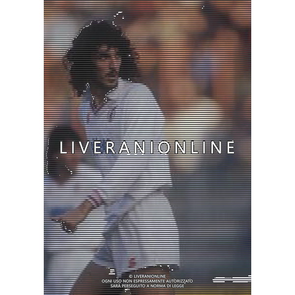 RETROSPETTIVA FELICE CENTOFANTI CALCIATORE NELLA FOTO FELICE CENTOFANTI CON LA MAGLIA DEL PALERMO CALCIO NELL\'ANNO 1991-1992 AG ALDO LIVERANI SAS